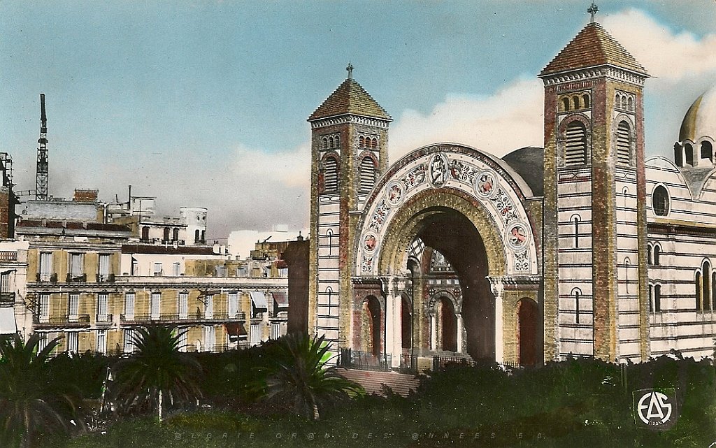 219-cathedrale et place Jeanne d'Arc.JPG